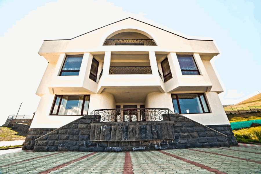 HOTELS IN REGIONS SEVAN ``VILLA CROSS``